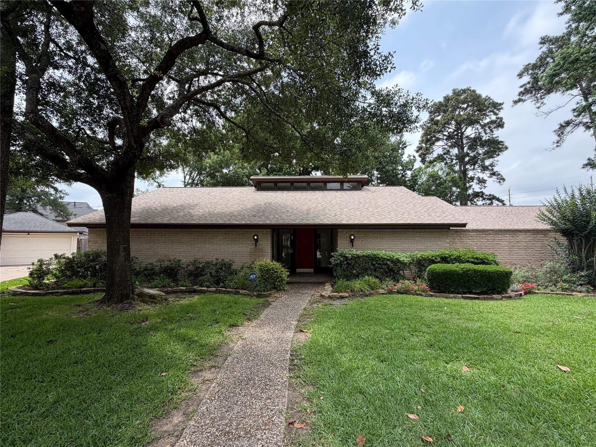 16719 Mandeville Court