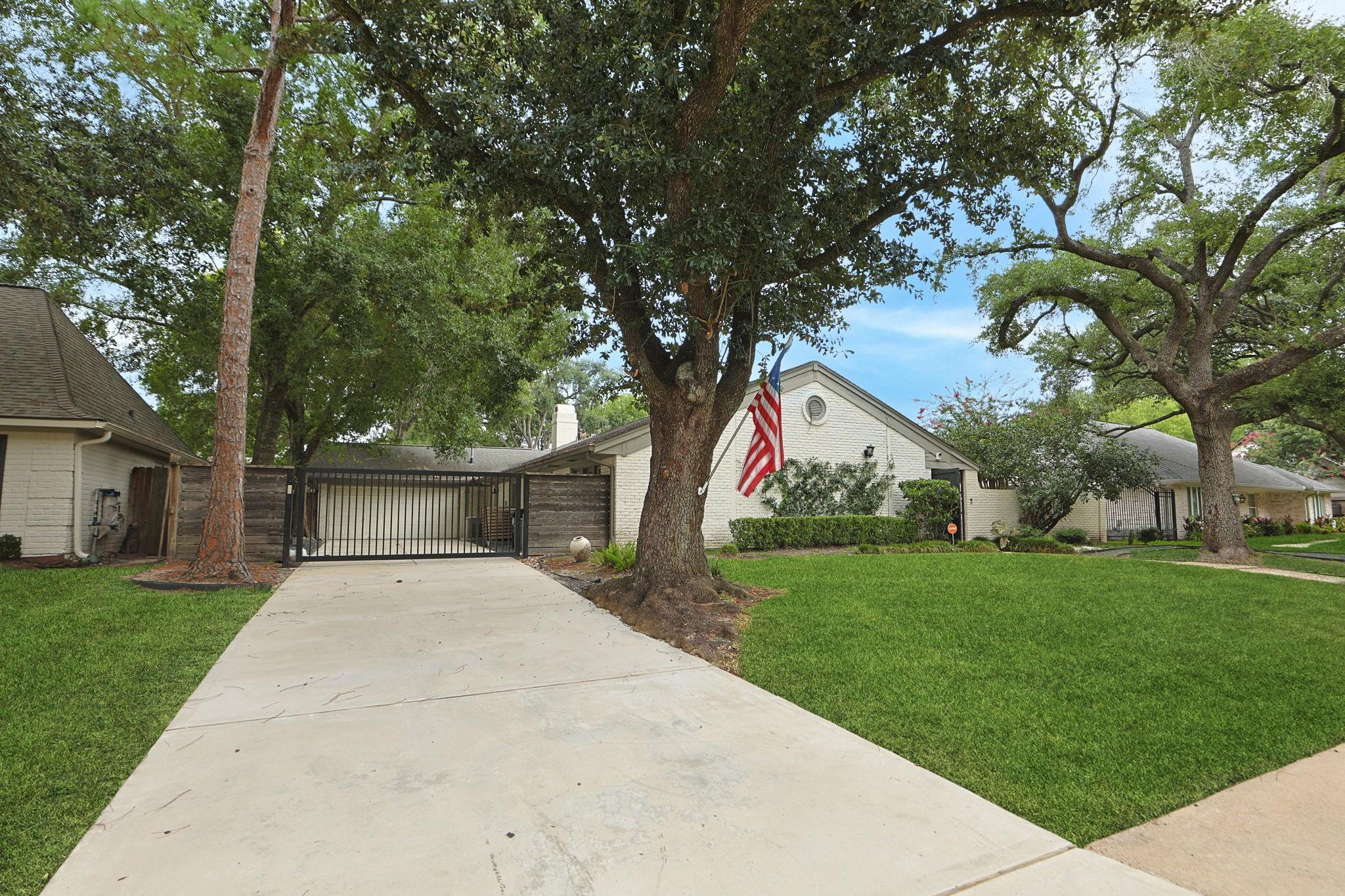 10118 Chevy Chase Drive