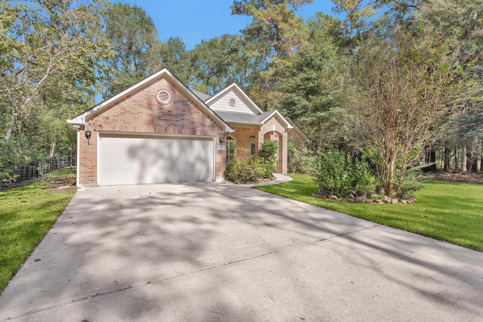 9081 N Comanche Circle