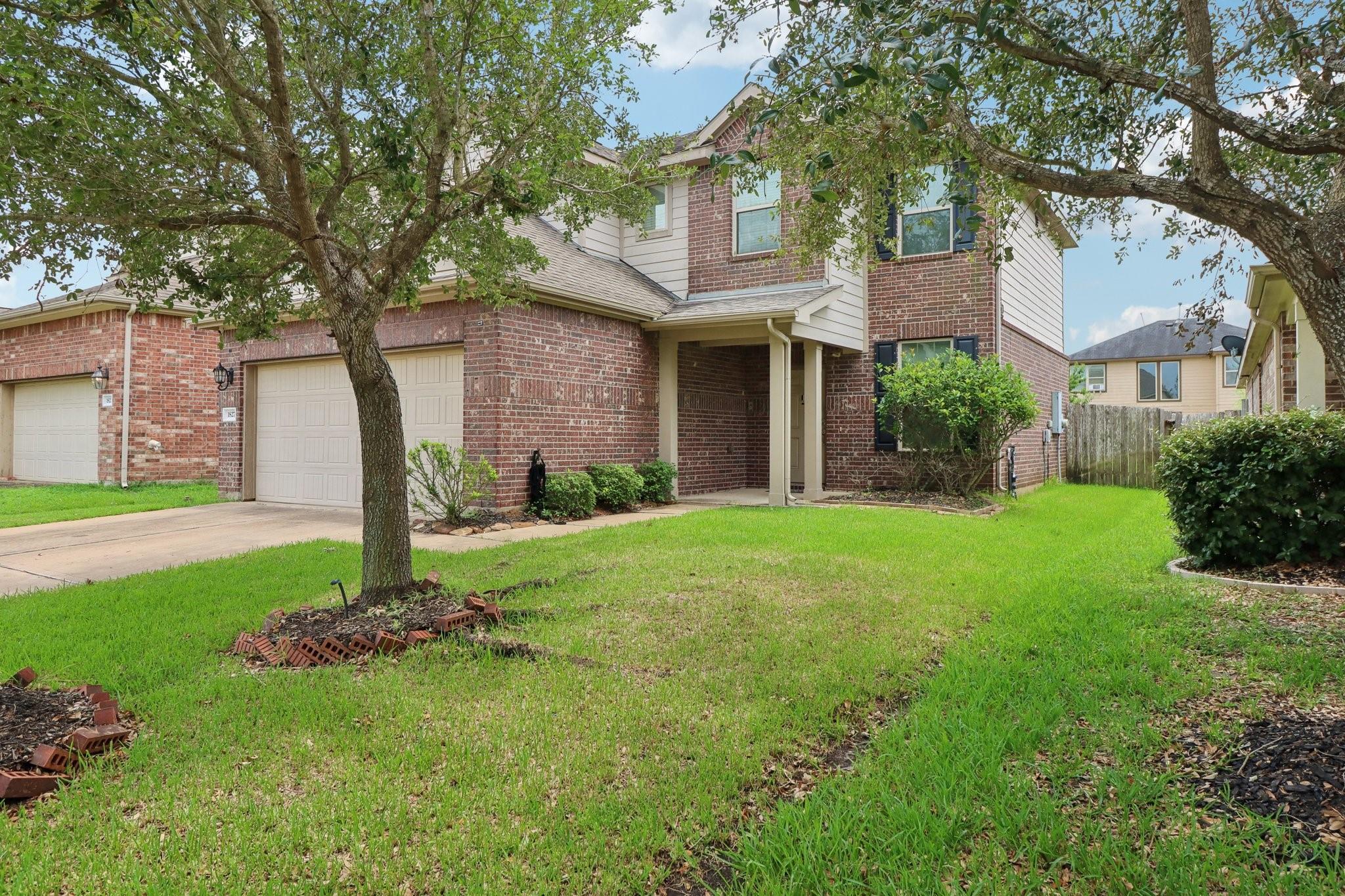 1827 Acorn Glen Trail
