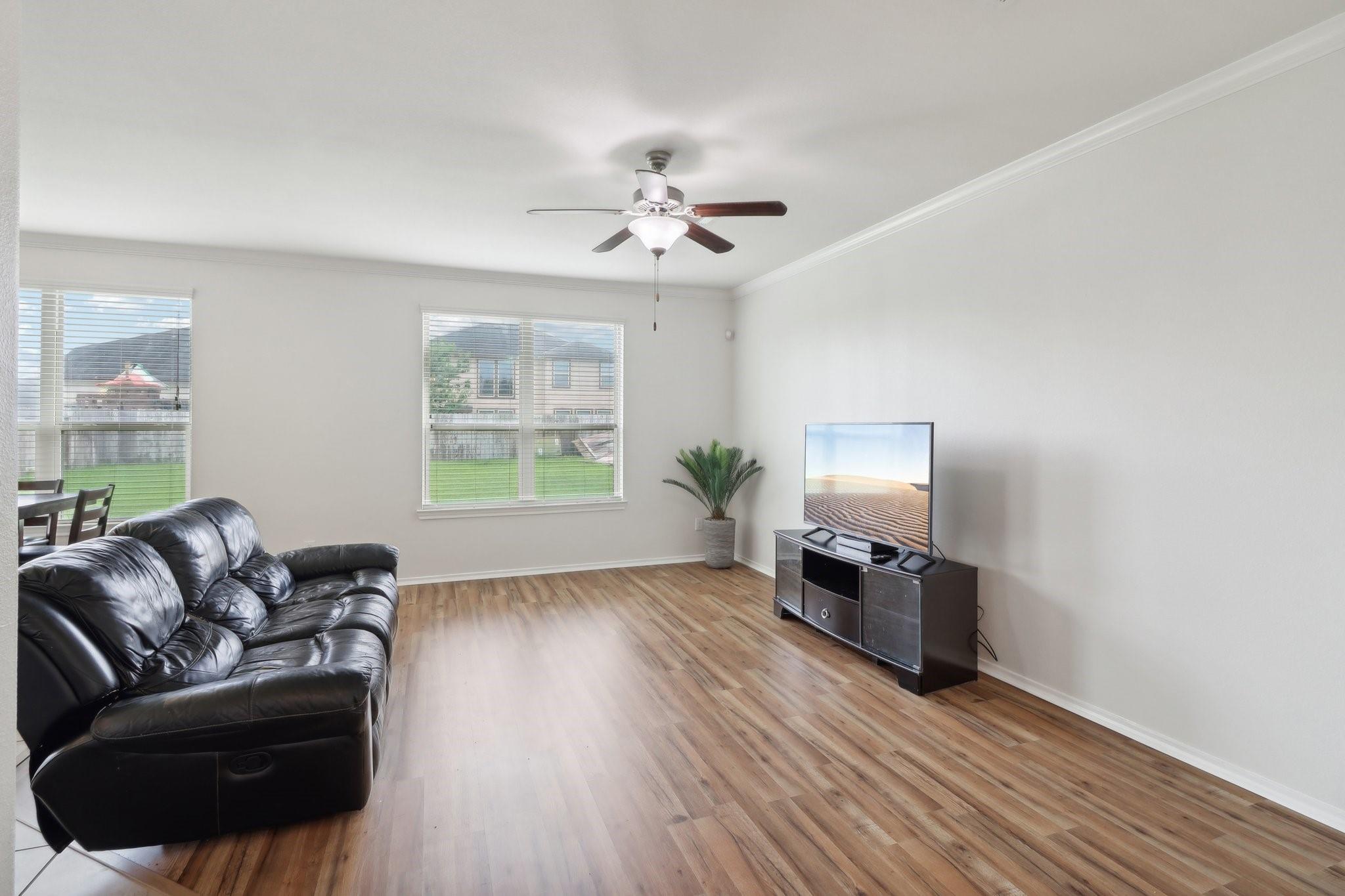 1827 Acorn Glen Trail