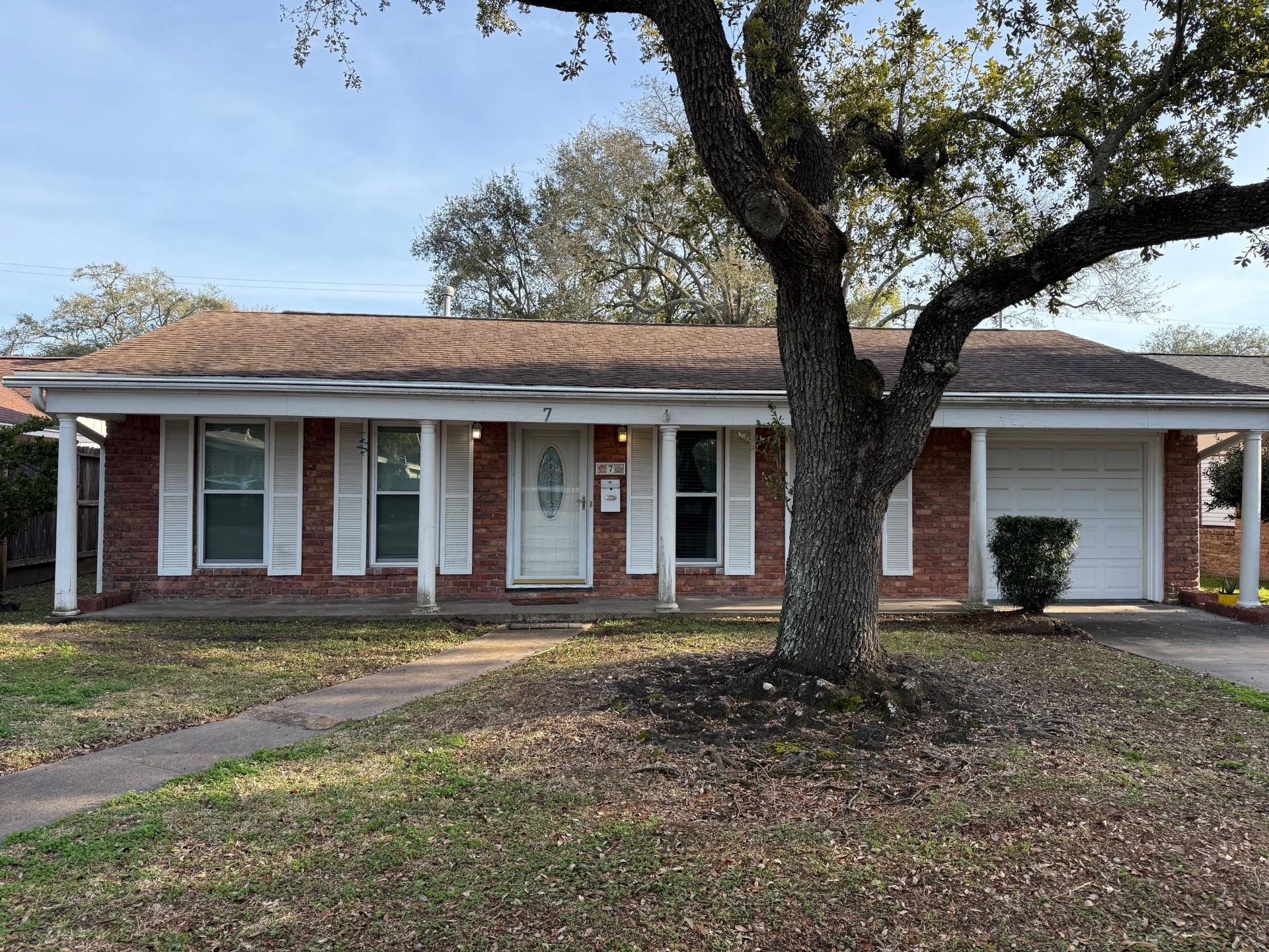 7 Maple Lane