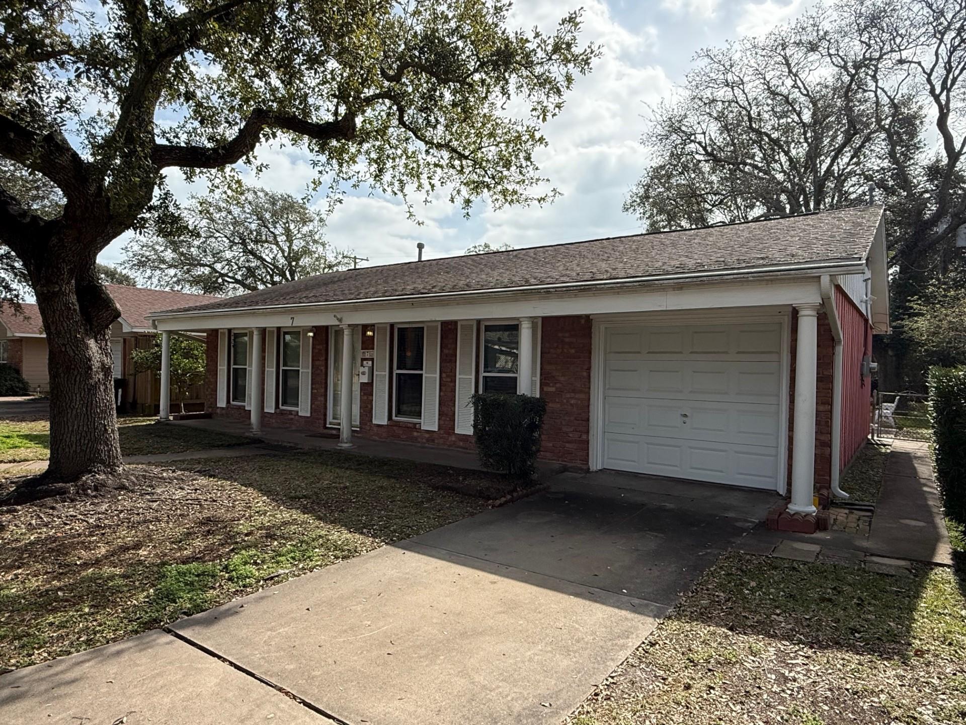 7 Maple Lane