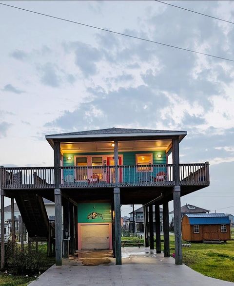 Photo of 975 Fisherman Drive S, Galveston, TX 77650 (MLS # 92412254)