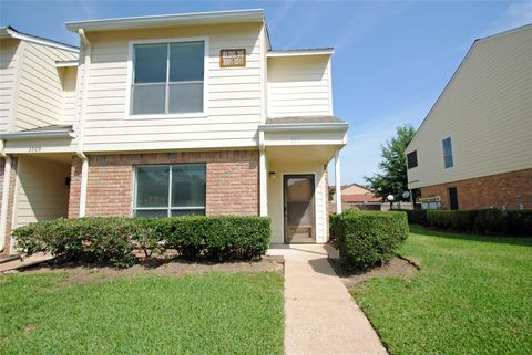 Photo of 14555 Wunderlich Drive #3511, Houston, TX 77069 (MLS # 26868861)