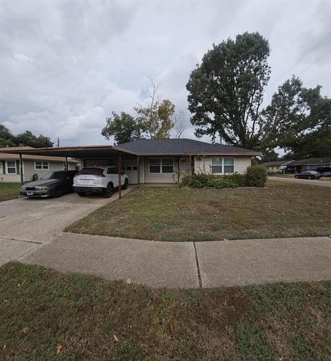 Photo of 9721 Foredale Street, Houston, TX 77075 (MLS # 38211758)