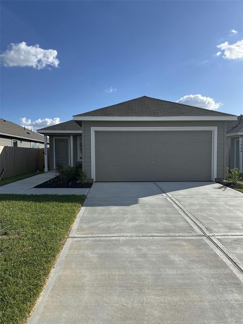 Homes For Sale - 1226 Charlotte Way<br/> Wharton, TX 77488