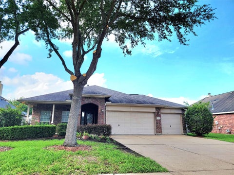 Homes For Sale - 8811 Henrico Lane<br/> Rosenberg, TX 77469