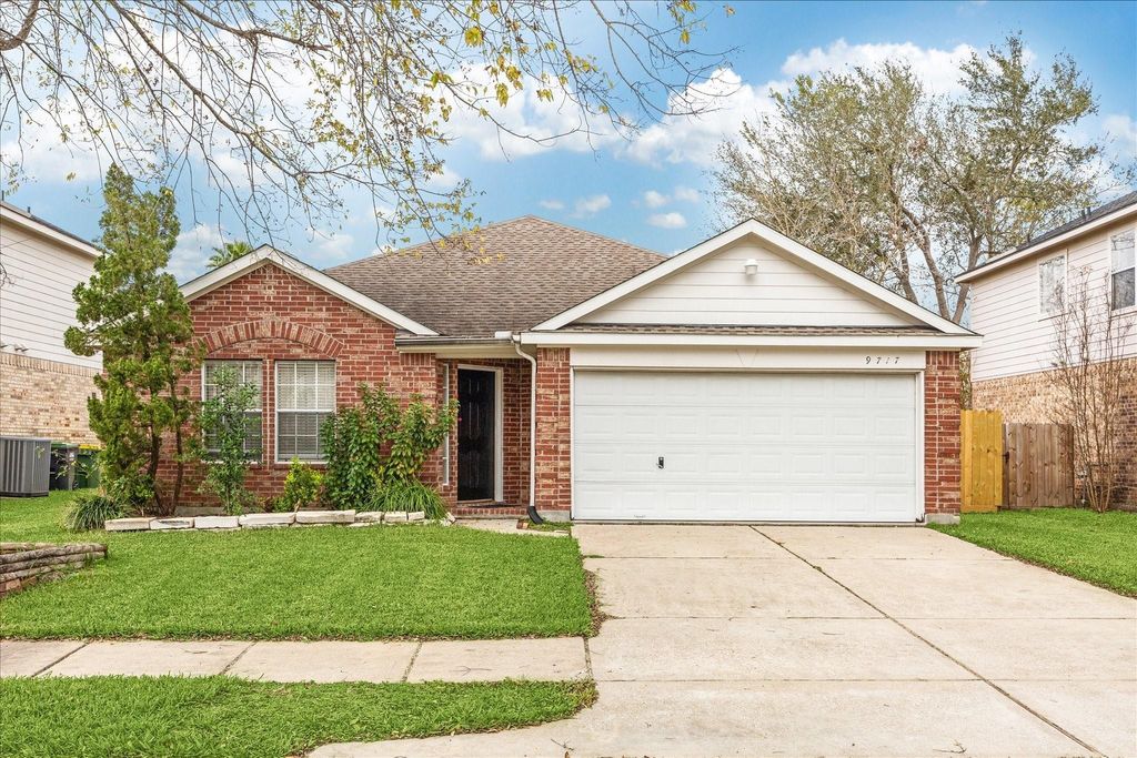 Photo of 9717 Cottage Street, Pearland, TX 77584 (MLS # 75382737)