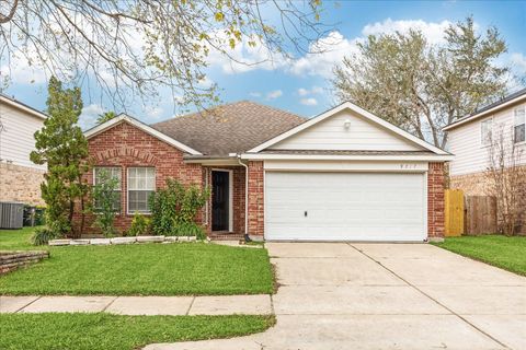 Photo of 9717 Cottage Street, Pearland, TX 77584 (MLS # 75382737)