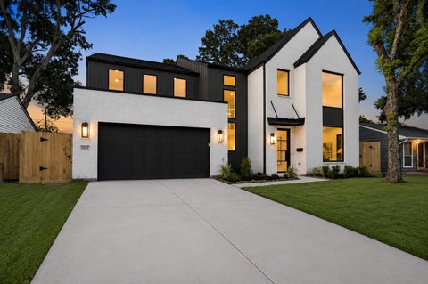 Photo of 1212 Candlelight Lane, Houston, TX 77018 (MLS # 74581370)