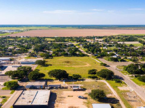 Photo of 217 Haller Street, Yoakum, TX 77995 (MLS # 85929844)