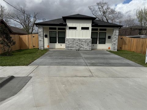 8318 Brandon Street Houston TX 77051