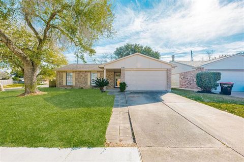 Photo of 330 Tara Plantation Drive, Richmond, TX 77469 (MLS # 98966400)