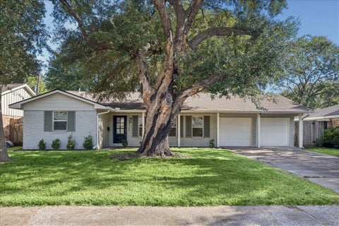 Photo of 4725 Spellman Road, Houston, TX 77035 (MLS # 31642940)