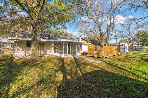 Tiny photo for 9214 Woodland Oaks Drive, Houston, TX 77040 (MLS # 93296971)