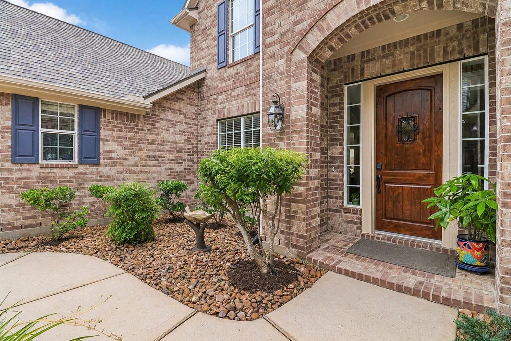 Photo of 15 Verdin Place, The Woodlands, TX 77389 (MLS # 19317147)