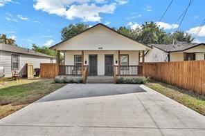 Photo of 4124 Sayers Street #B, Houston, TX 77026 (MLS # 46942750)