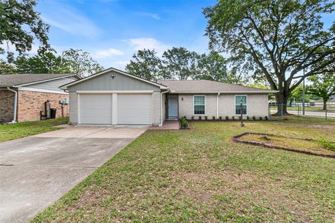 Photo of 9002 Bunny Run Drive, Houston, TX 77088 (MLS # 5567294)