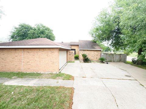Photo of 8702 Parkway Forest Drive, Houston, TX 77044 (MLS # 60362688)