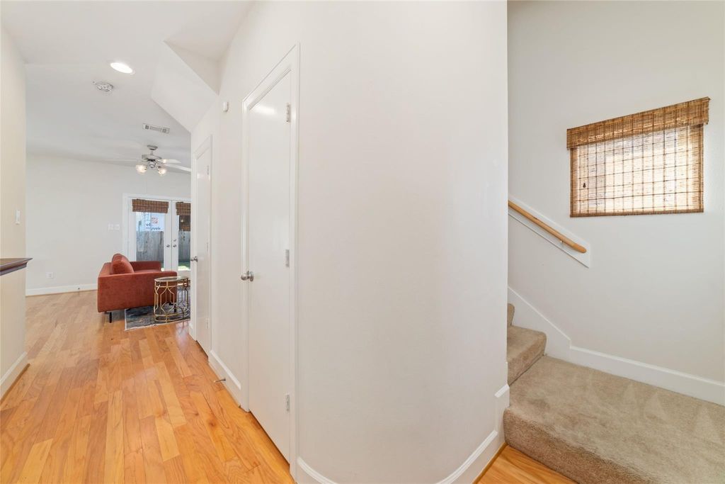 Photo of 826 E 40th Street, Houston, TX 77022 (MLS # 53346159)