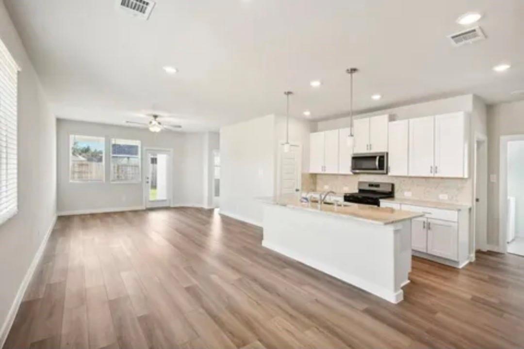 9450 Herons Preserve