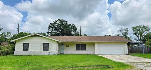 Photo of 2410 Bradford ST, Orange, TX 77360 (MLS # 2027841)
