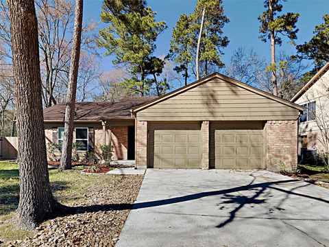 Photo of 41 Kittiwake Court, Spring, TX 77380 (MLS # 16372778)