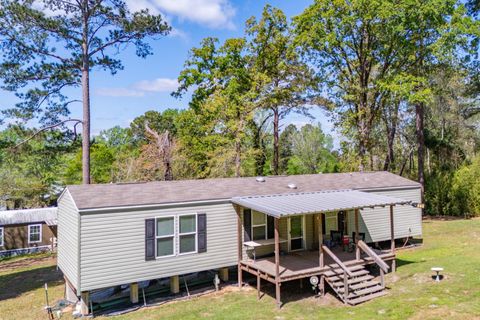 Photo of 275 Bryan Street, Zavalla, TX 75980 (MLS # 65781181)