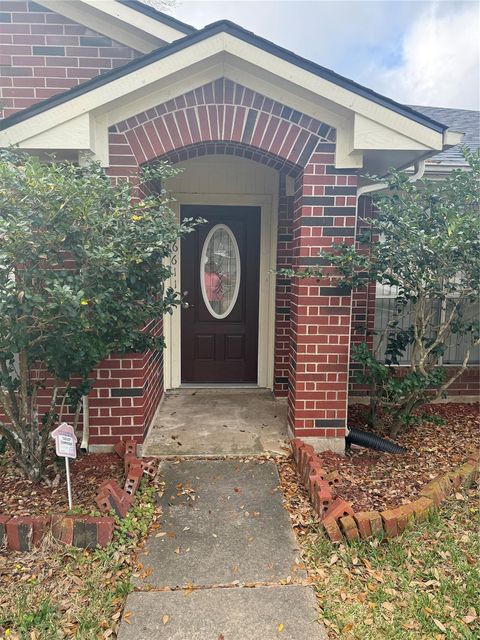 Homes For Sale - 16611 Parliament Dr Dr<br/> South Houston, TX 77083