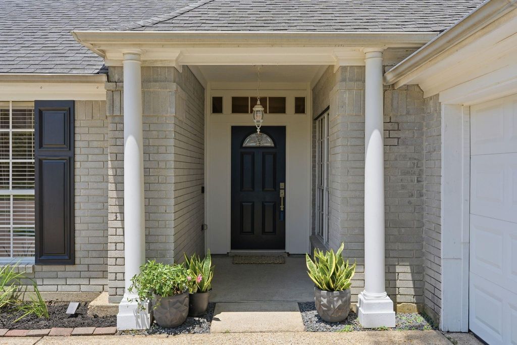 Photo of 4007 Hill Springs Drive, Houston, TX 77345 (MLS # 52091460)