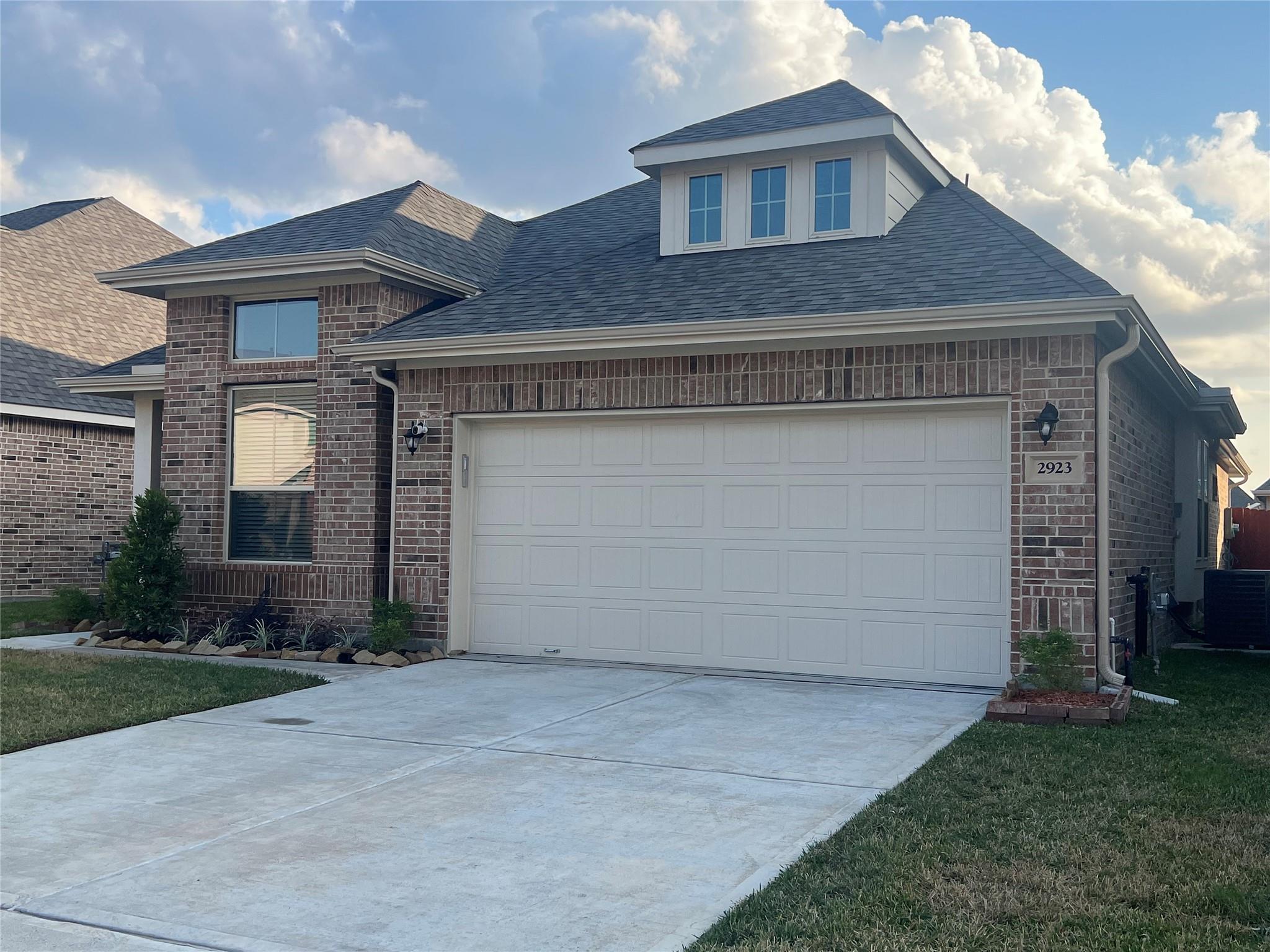 2923 Painted Sunrise Trail