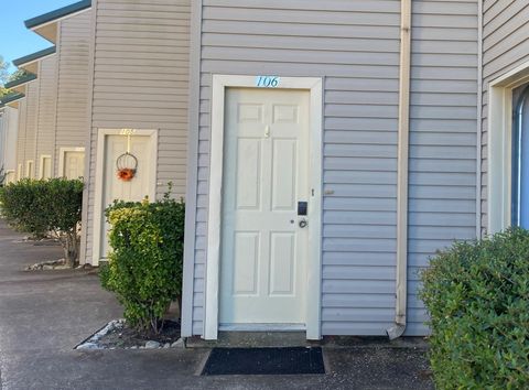 Photo of 501 Bass Boat Village Village #106, Huntsville, TX 77320 (MLS # 14823916)