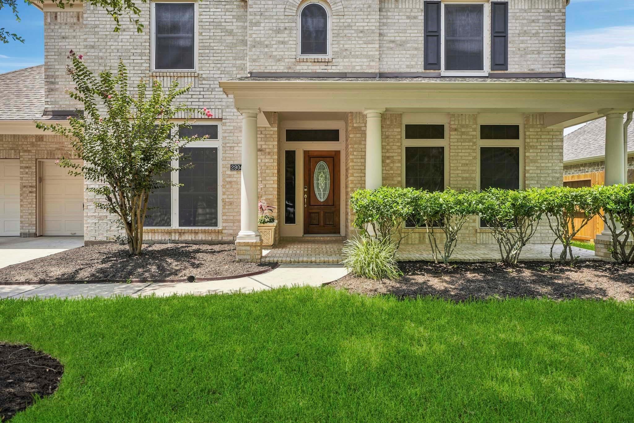 2904 Grand Shore Court