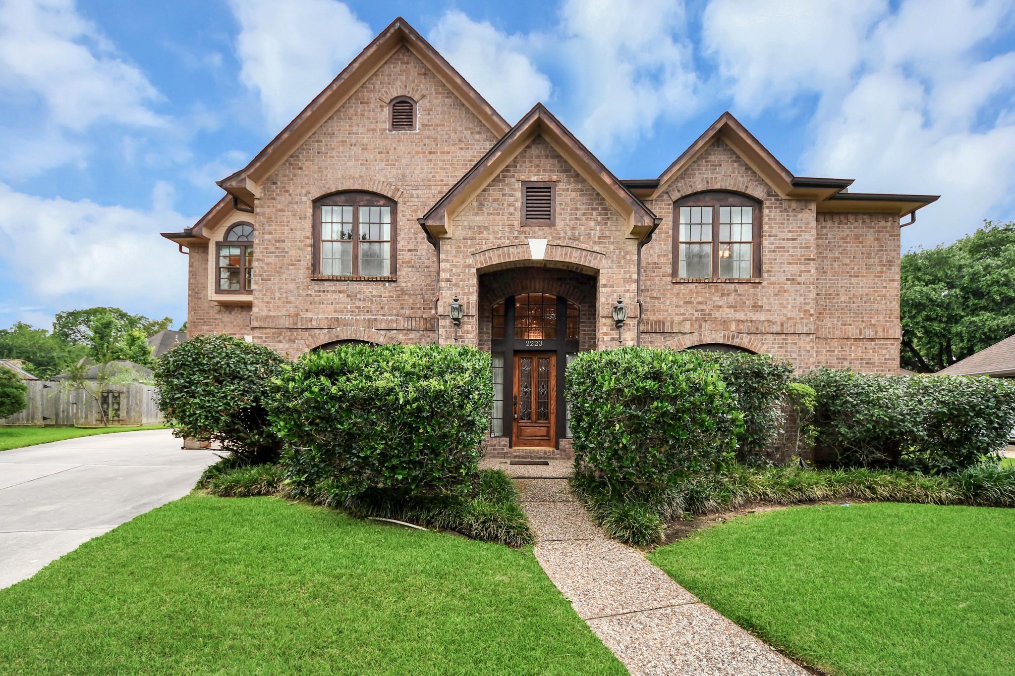 2223 Leisure Lane