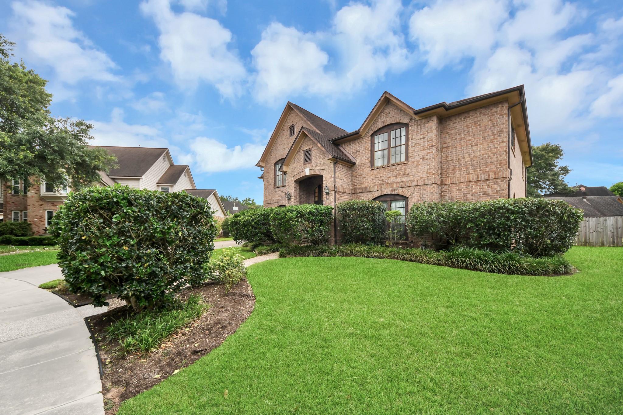 2223 Leisure Lane
