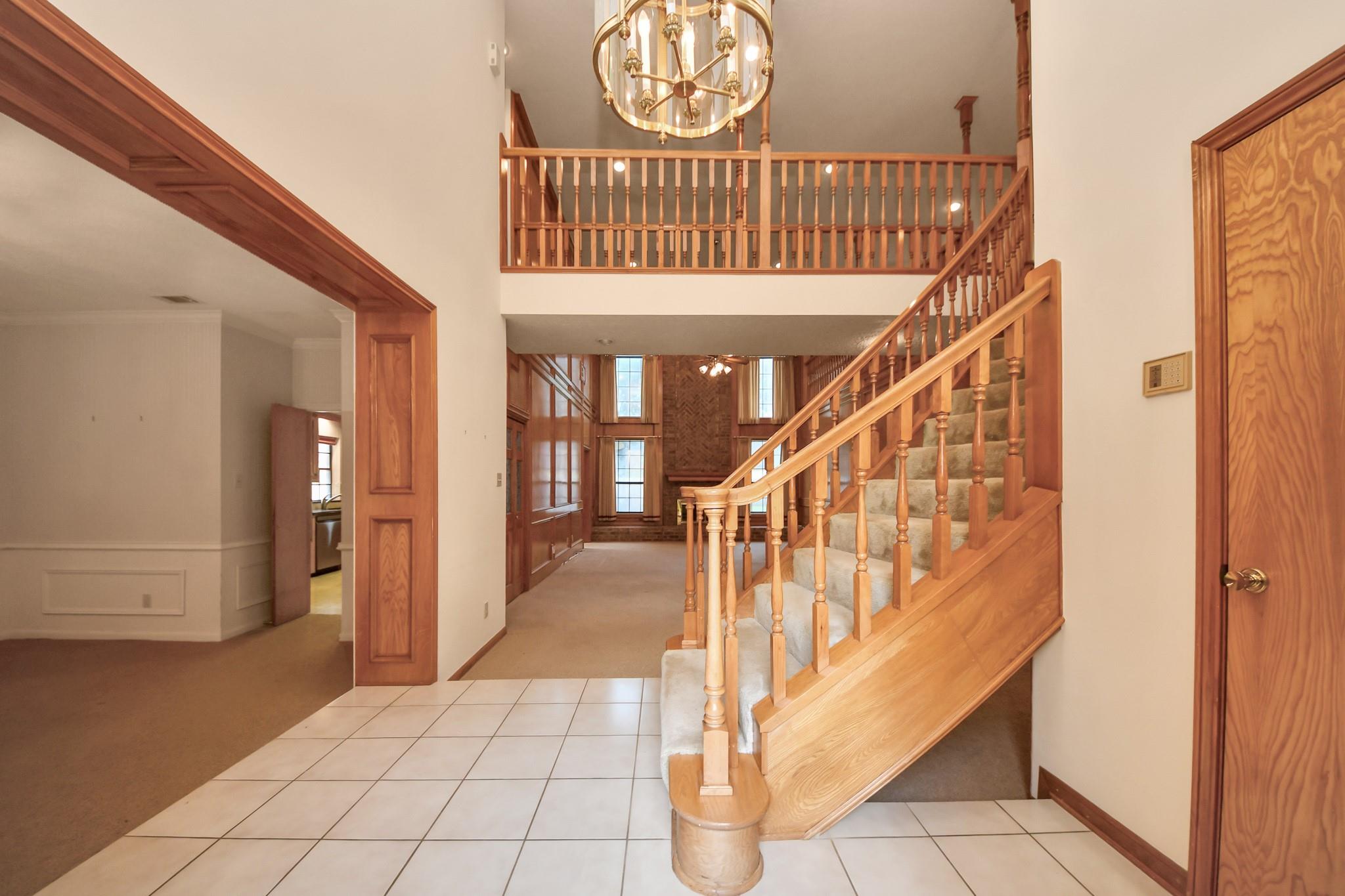 2223 Leisure Lane