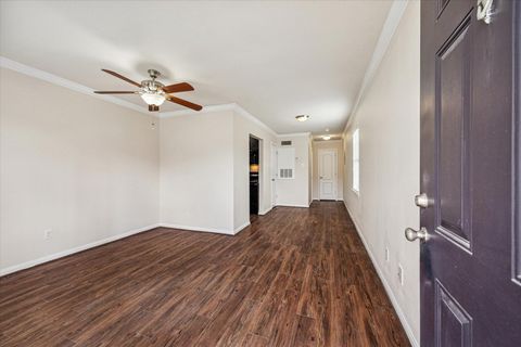 Photo of 214 W 17th Street #24, Houston, TX 77008 (MLS # 57117552)