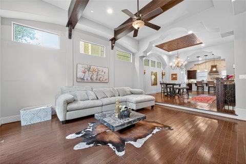 Photo of 1821 W 24th Street, Houston, TX 77008 (MLS # 77711149)