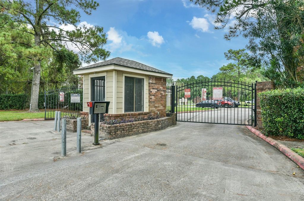 Photo of 2501 Gulf Freeway #269B, Dickinson, TX 77539 (MLS # 62624841)