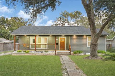 Photo of 1303 Bowie Street, La Marque, TX 77568 (MLS # 46887800)