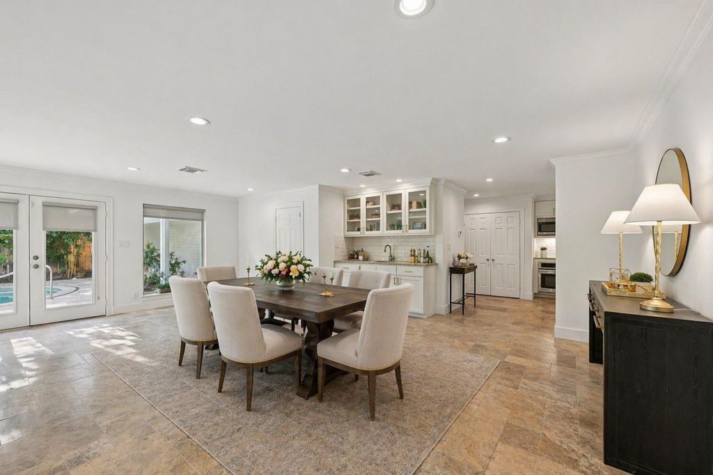 Photo of 1302 Riverview Circle, Houston, TX 77077 (MLS # 91510797)