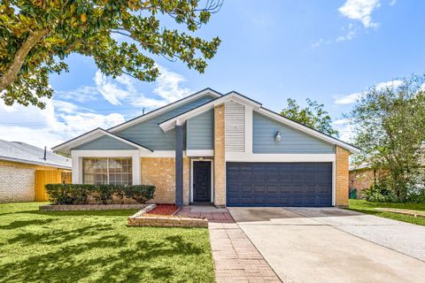 Photo of 5831 Longforest Drive, Houston, TX 77088 (MLS # 53494263)