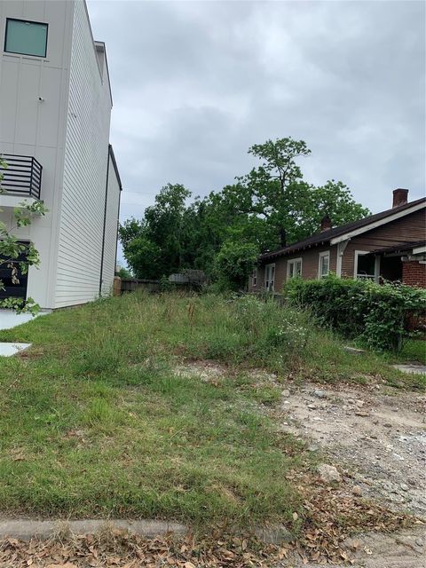 2405 St Charles Street Houston TX 77004