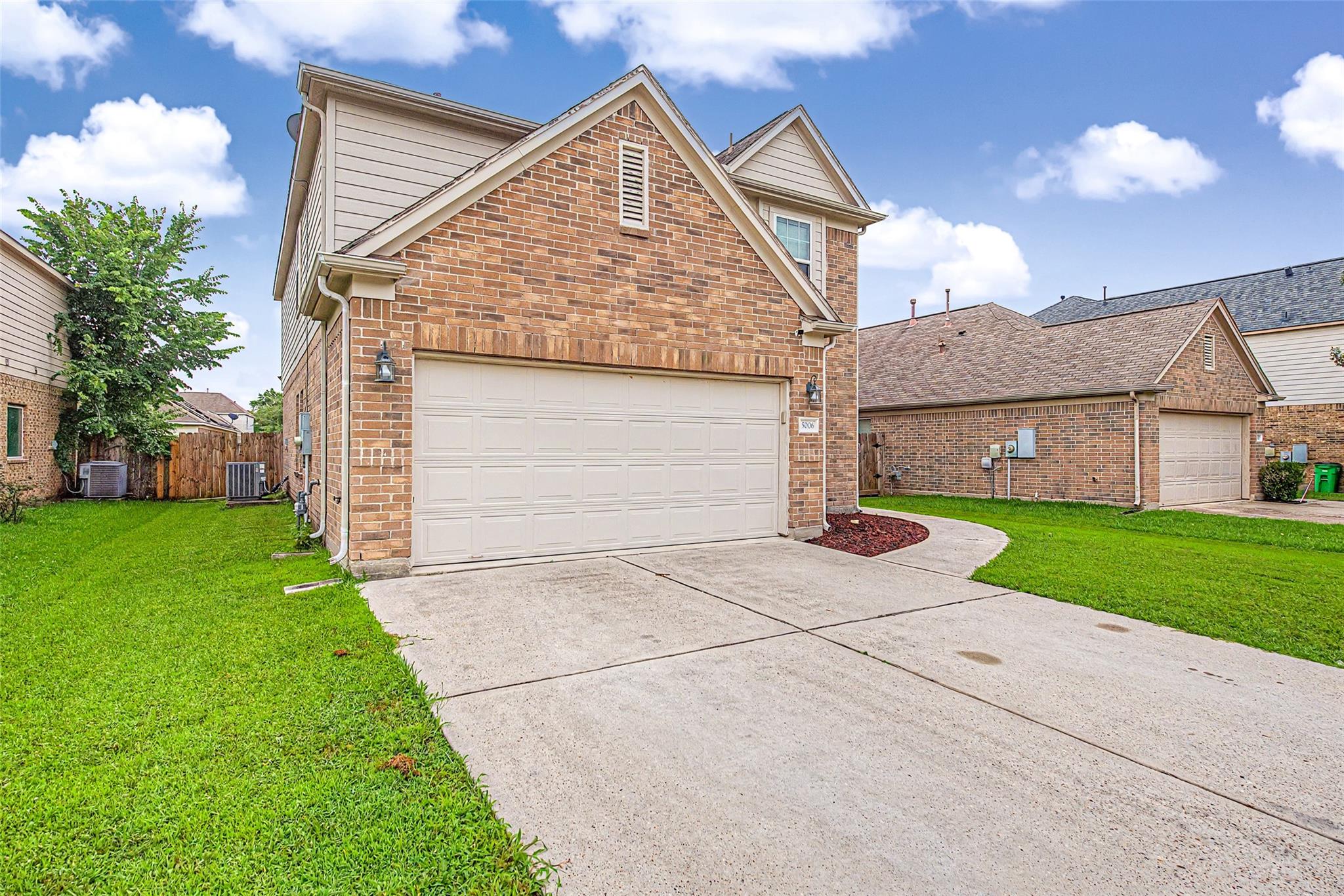 5006 Forest Hurst Glen