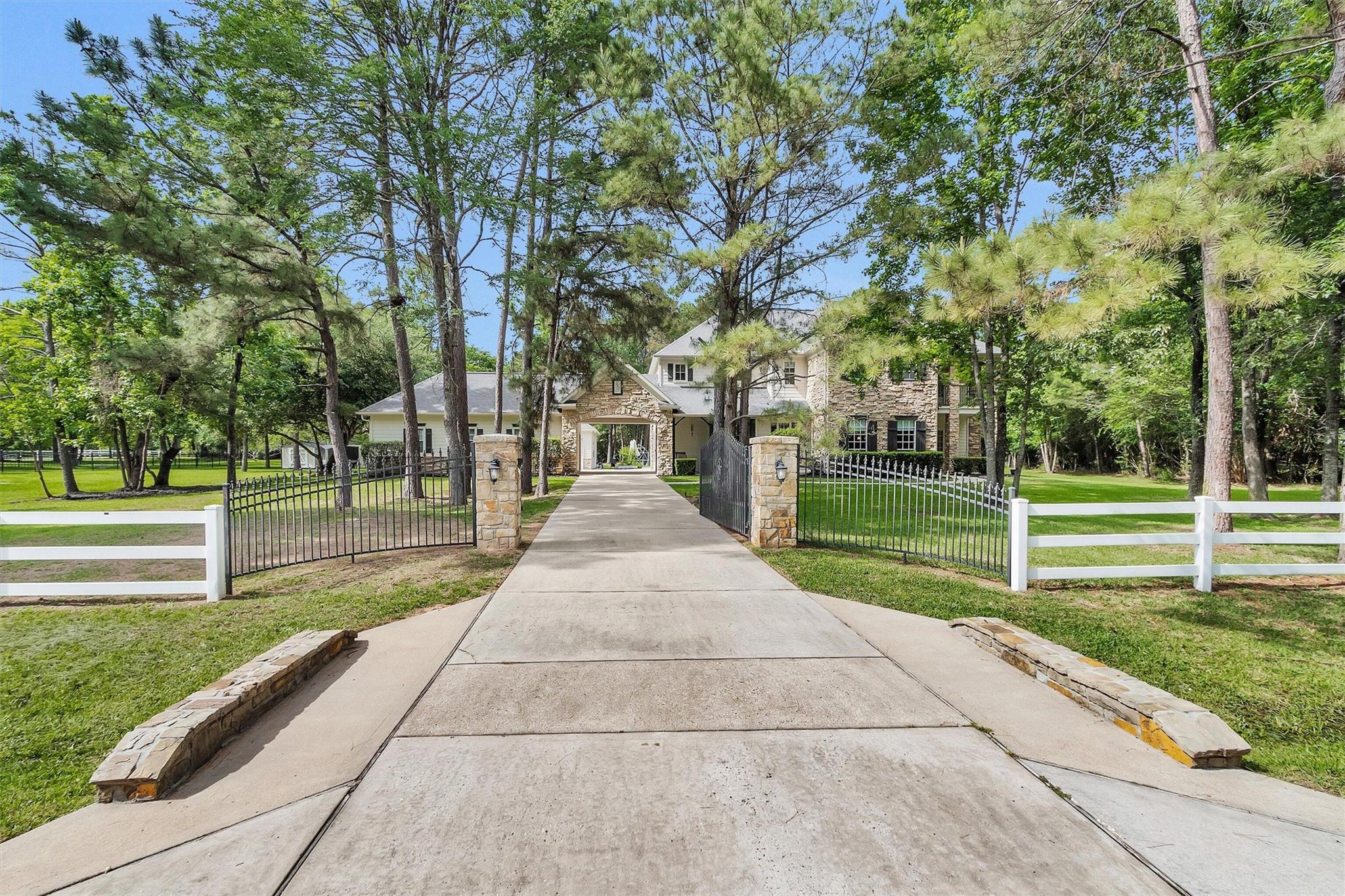 12226 E Border Oak Drive