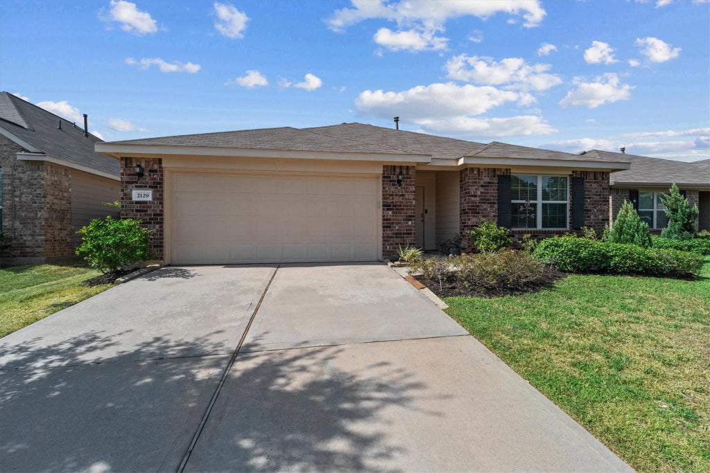 Photo of 2129 Cedar Way Drive, Conroe, TX 77301 (MLS # 2365576)