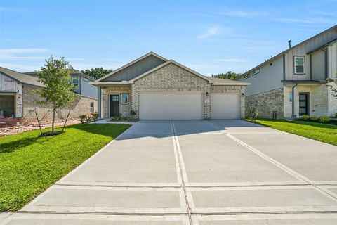 Photo of 240 Harlingen Drive, Magnolia, TX 77354 (MLS # 88150438)