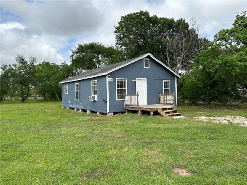 Photo of 626 W 7th Street, Freeport, TX 77541 (MLS # 94482157)