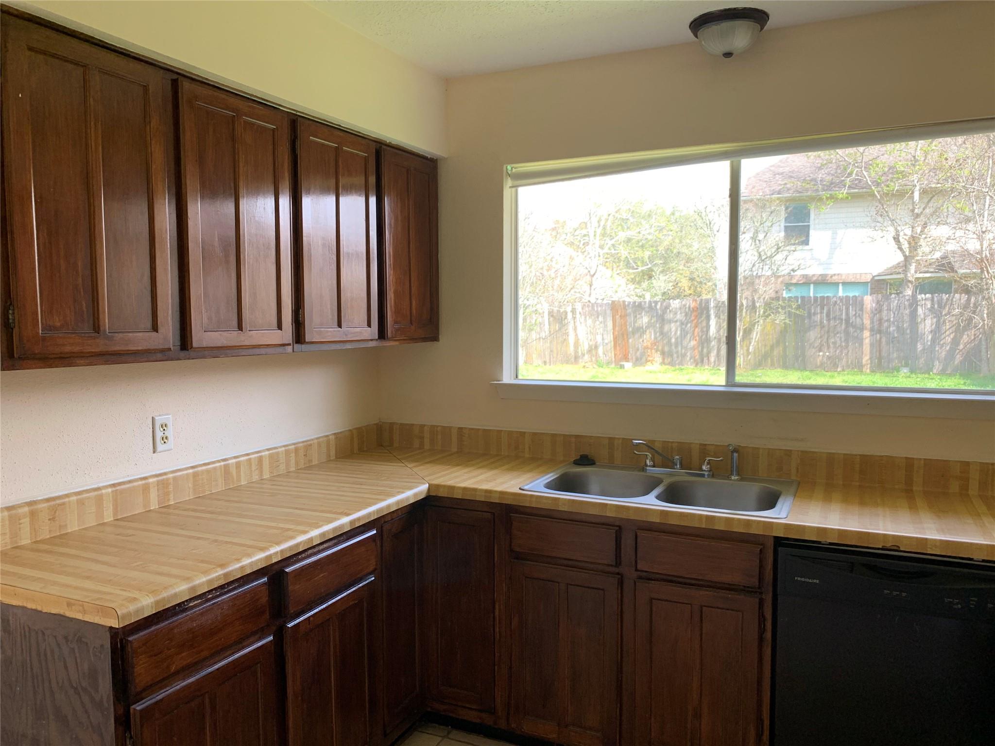 7223 Sharpsburg Drive